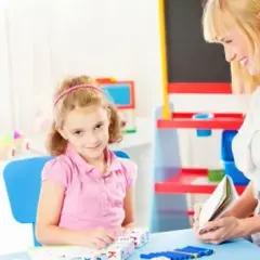 Kiedy do logopedy z dzieckiem? objawy opóźnionego rozwoju mowy i porady