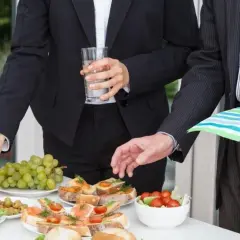 Jak zorganizować udaną imprezę integracyjną bez błędów i wysokich kosztów? Praktyczne porady