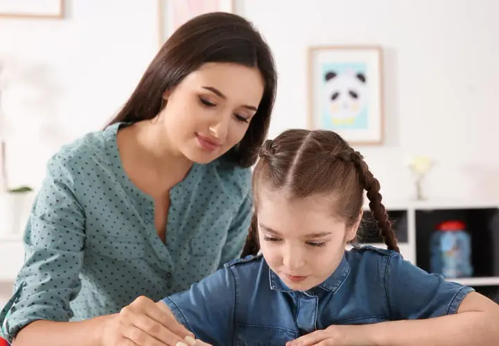 Nauczyciel wspomagający w przedszkolu: ile godzin pracy i jakie obowiązki?