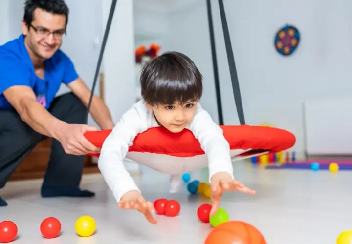 Terapia sensoryczna dla kogo? Odkryj, kto może zyskać na terapii
