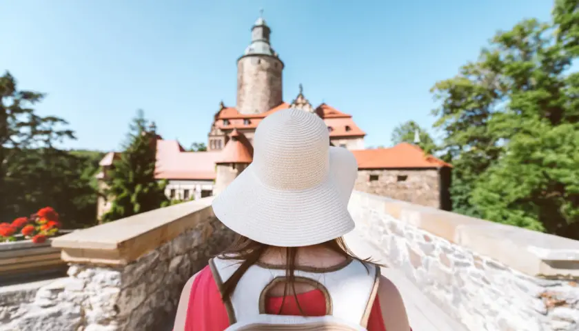 Gdzie na weekend z małym dzieckiem? Odkryj najlepsze miejsca na rodzinny wypoczynek