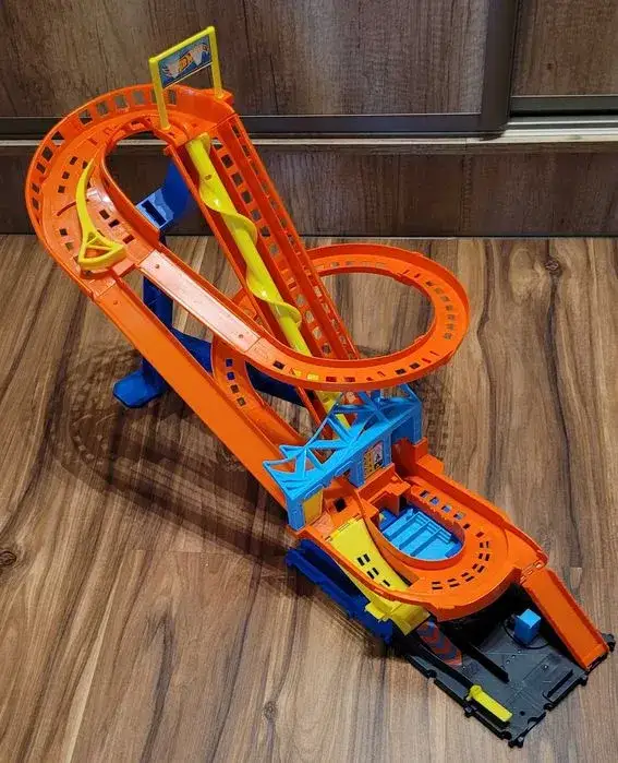 Zdjęcie Najlepsze zabawki rollercoaster - wybierz bezpieczne i edukacyjne opcje dla dzieci